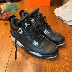 Air Jordan 4 “Oreo”